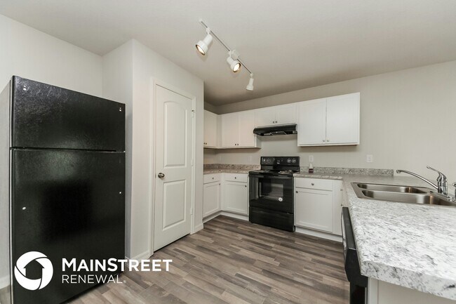 Photo - 230 Hyacinth Ct