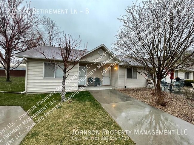 Photo - 2758 N Retirement Ln Apartment Unit B