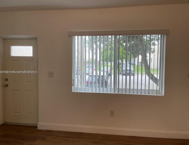 Photo - 307 NW 84th St