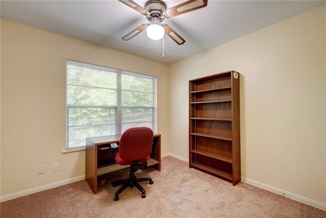 Photo - 607 Bellevue Pl