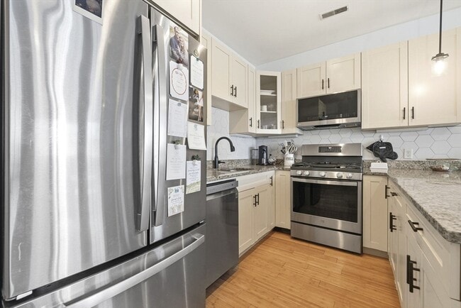 Photo - 118 Saxton St Unidad 3