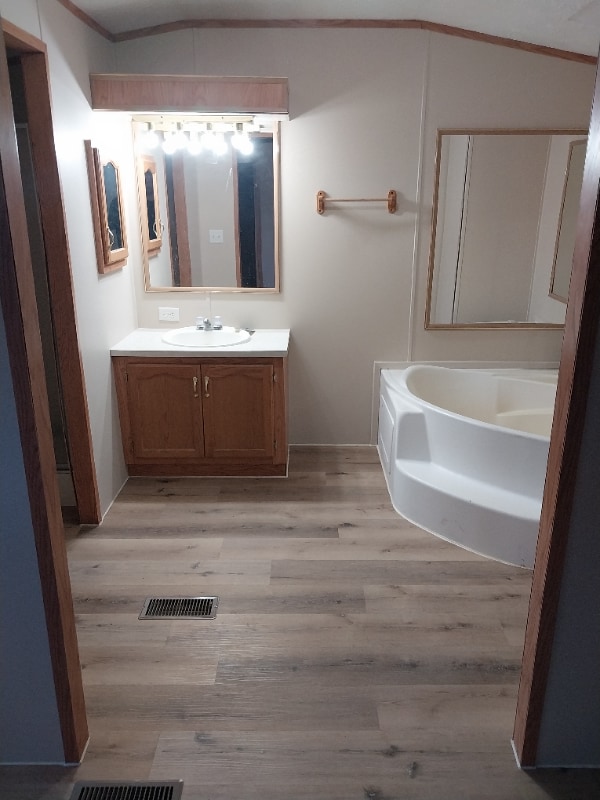 Photo - 209 2nd St SW