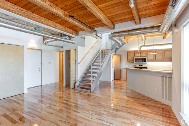 1BR Loft Terrace- 769 SF