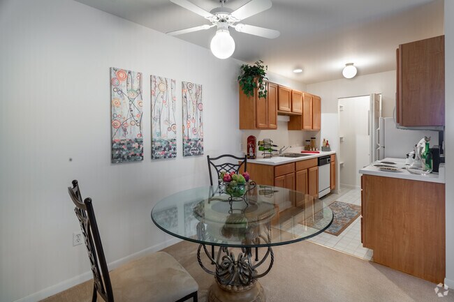 1BR,1BA,850SF