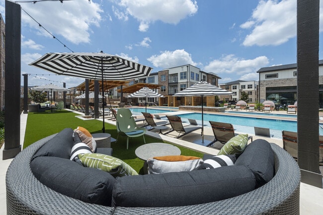 Photo - Lenox Grand West