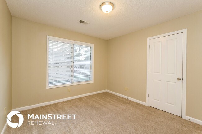 Photo - 1107 Langrage Dr SW