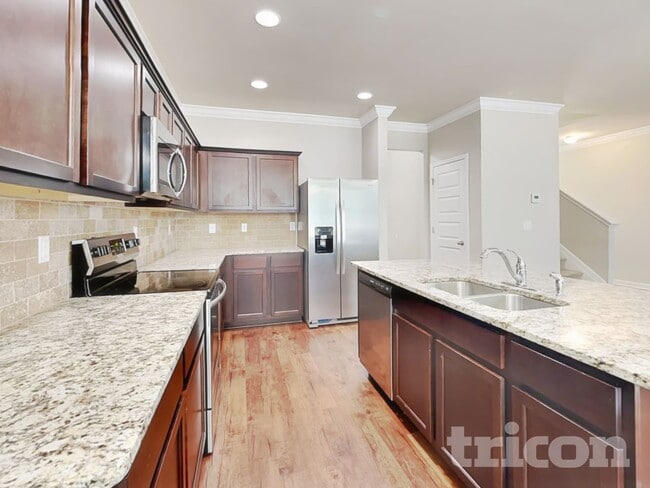Photo - 1095 Lear Dr