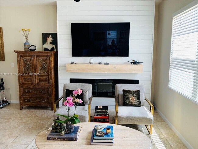 Photo - 4812 Foxtail Palm Ct