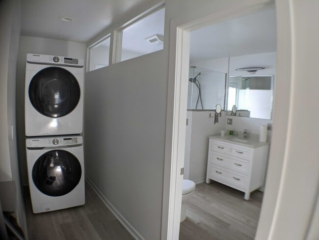 Photo - 743 Burke Ave NE