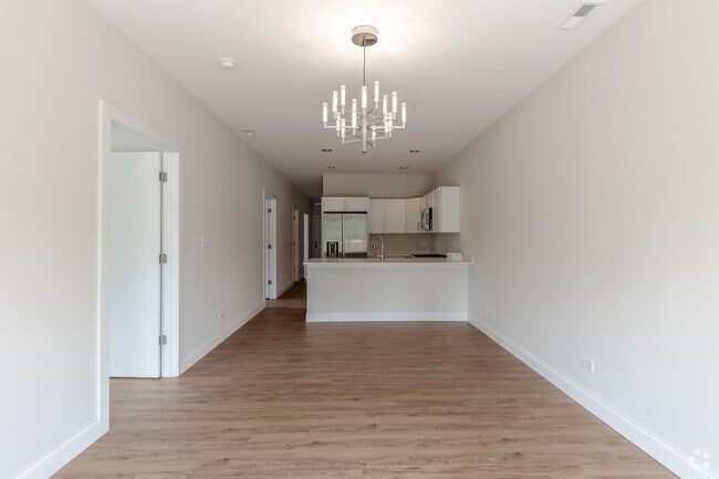 3BR, 2BA - 1,300SF - Living/Dining