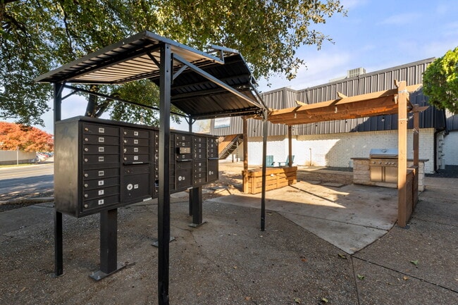 Photo - Magnolia Flats