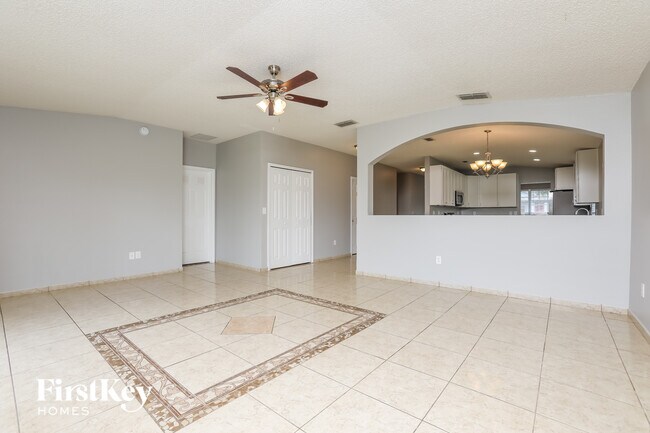 Photo - 1739 Crowned Ave