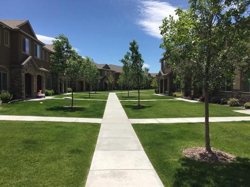 Building Photo - 3 bedroom 2.5 bath Rock Creek Town Home wi...
