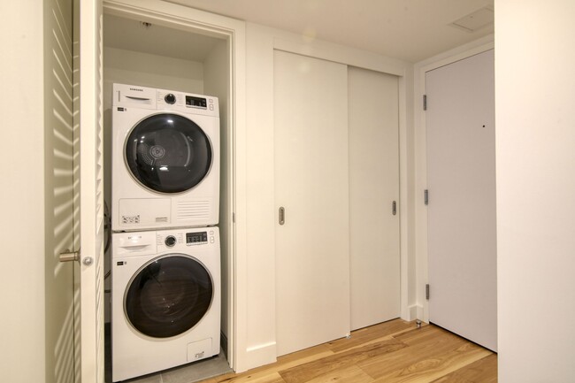 Photo - 3460 Rue Peel Unit 214