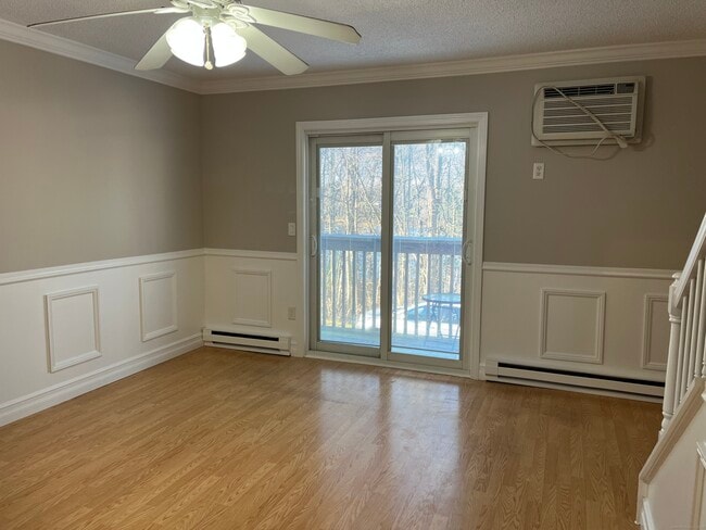 Photo - 585 Park Rd Unit 11-2