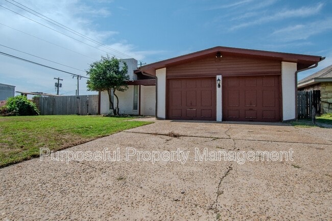 Building Photo - 501 N Peniel Ave Rental