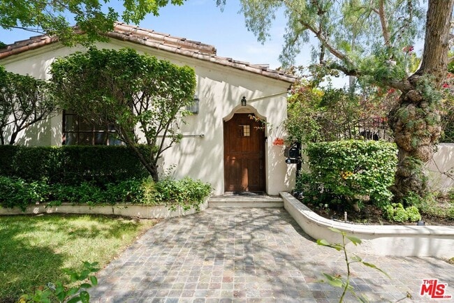 Building Photo - 312 S El Camino Dr Rental