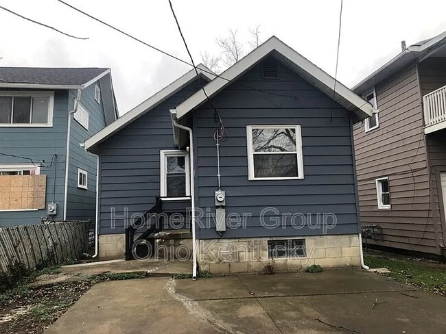 284 S Warren Ave