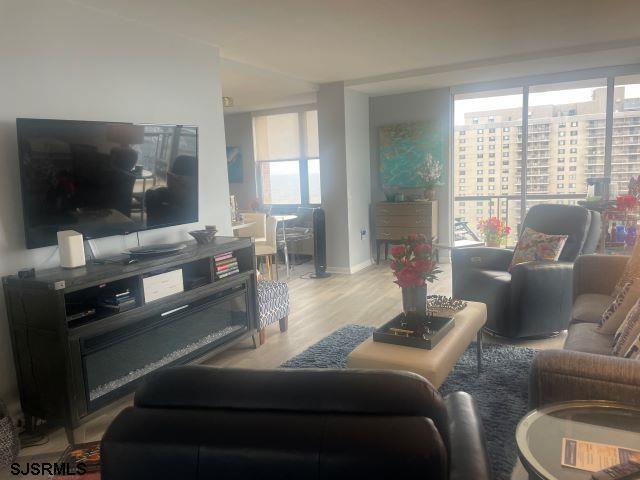 4800 Boardwalk Unit 1809
