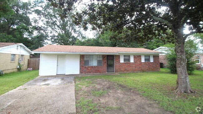 Building Photo - Central Pensacola 3-Bedroom Home Near Mall...