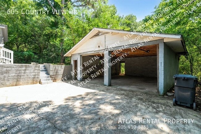 Photo - 605 Country View Dr NE