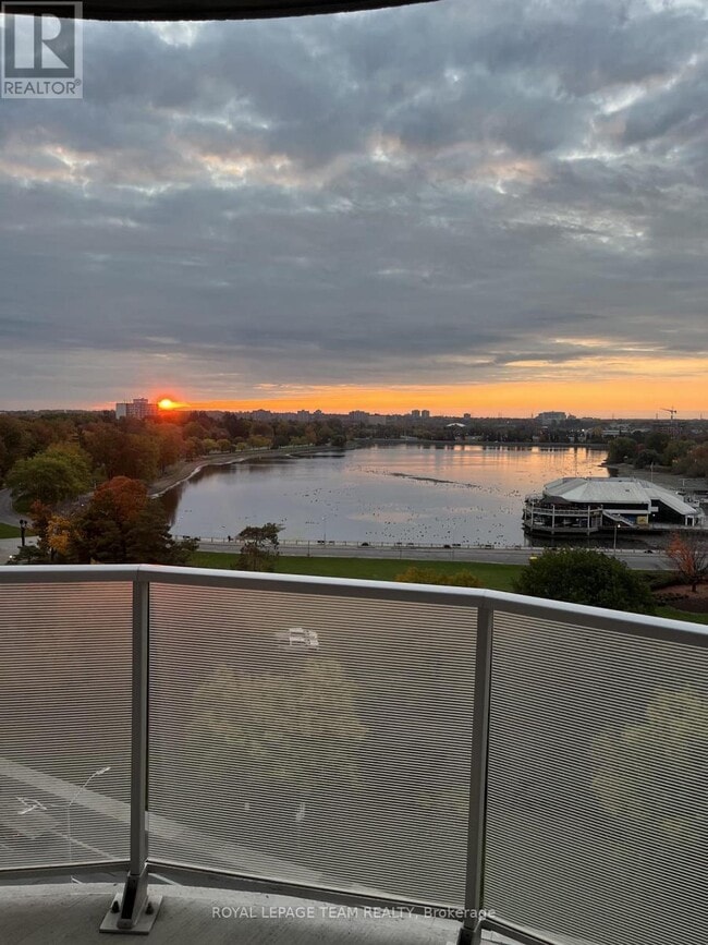 Photo - 805 Carling Ave Unité 905