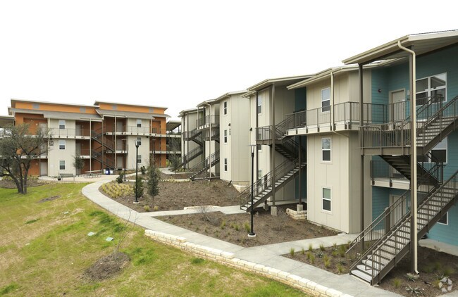 Photo - Live Oak Trails