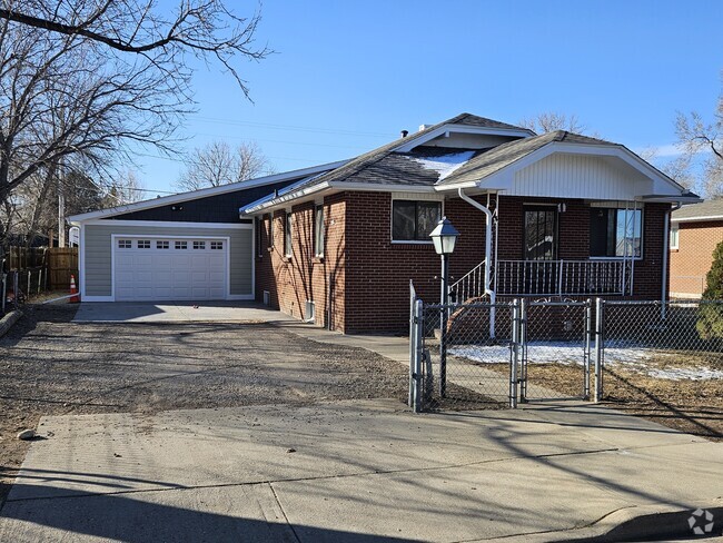 Building Photo - 330 2nd St Rental