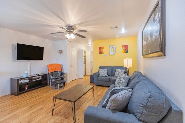 Photo - 800 Sherwood Dr Unit D