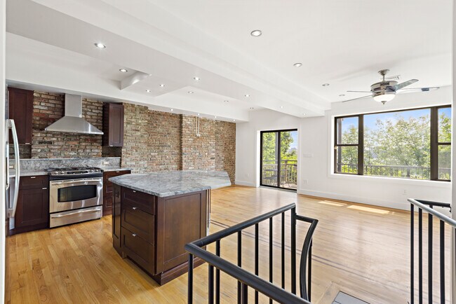 Photo - 102 Ogden Ave Unidad 103