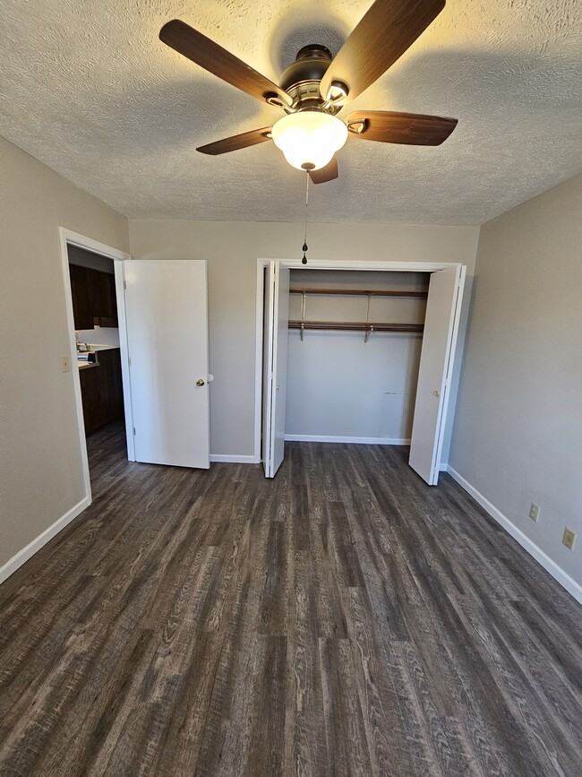 Photo - 215 N 3rd St