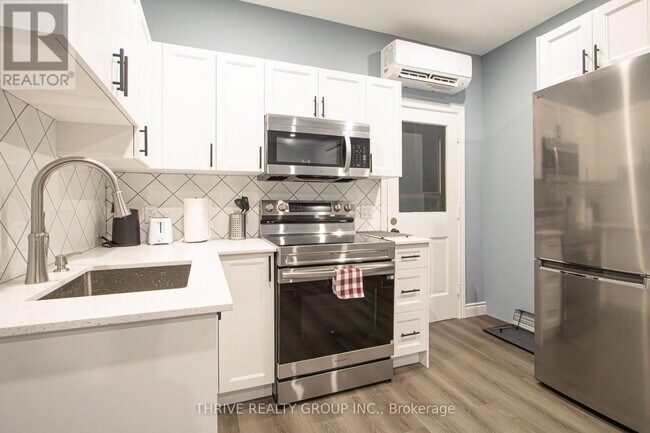 Photo - 140 Ridout St S Unit 5