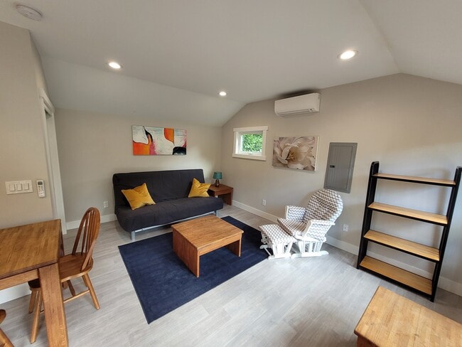 Photo - 7279 SW Canyon Ln