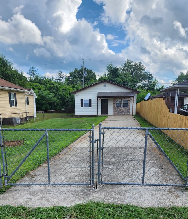 Photo - 34 Davis St W