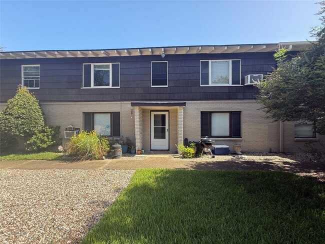 Photo - 1320 Heights Blvd Unit 2