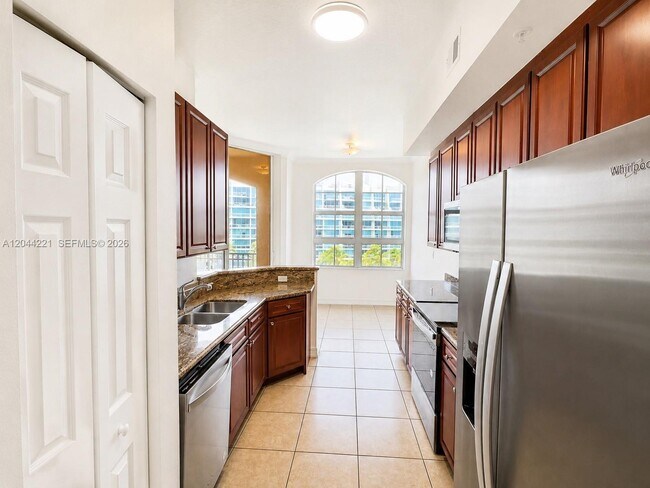 3001 NE 185th St Unit 515