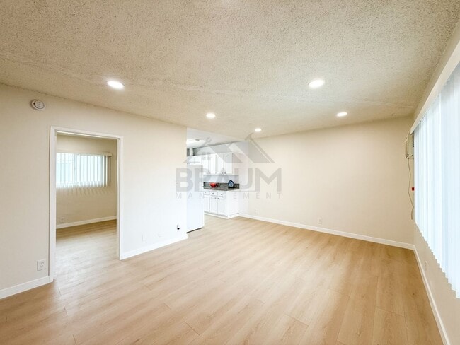 13129 Oxnard St Unit 18