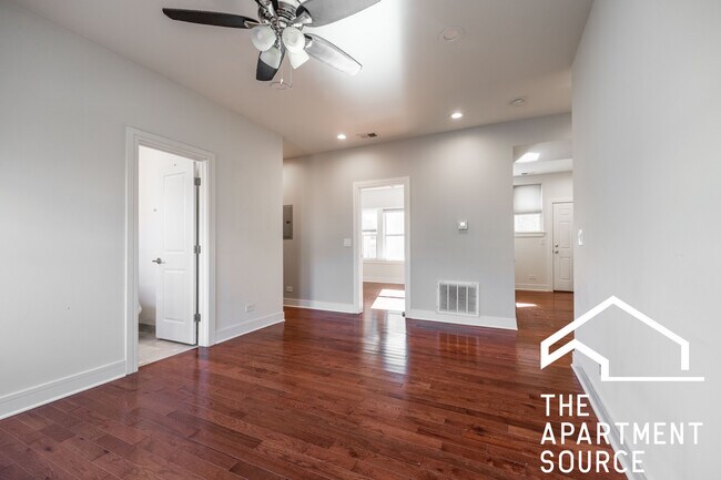 Photo - 1159 W Lunt Ave Unit 3