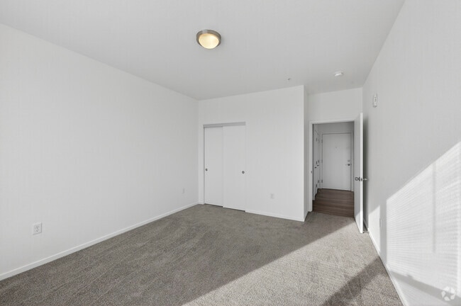 2BR, 2BA, 914SF - Bedroom 2