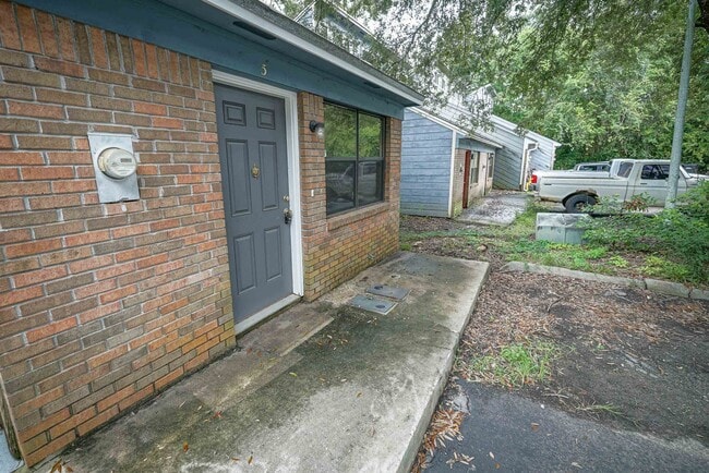 Photo - 2100 Continental Ave