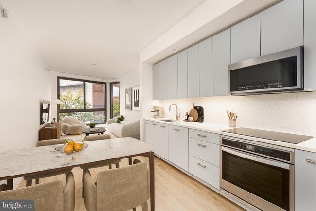 Building Photo - 1630 Columbia Rd NW Unit 307 Rental