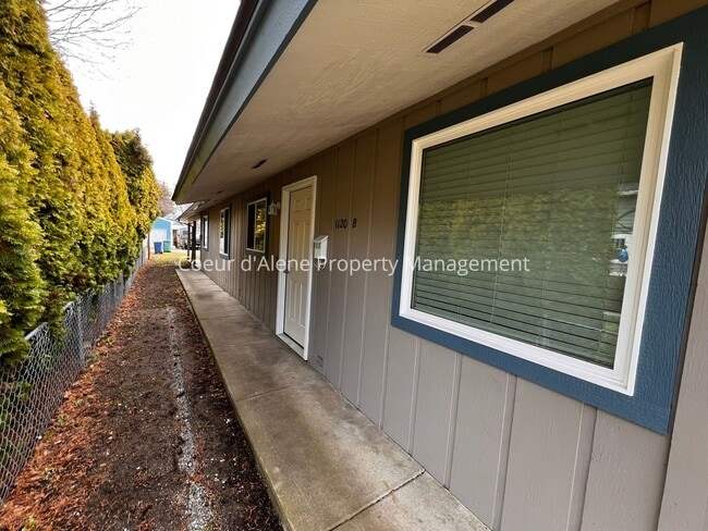 Photo - 1120 N 6th St