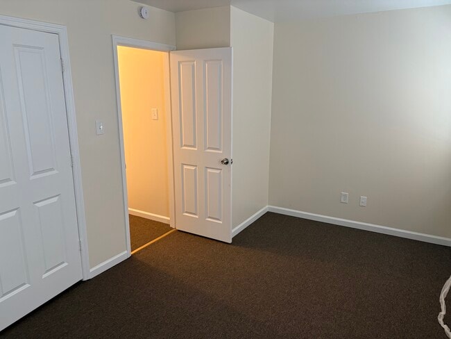 Photo - 1527 E Grand Blvd