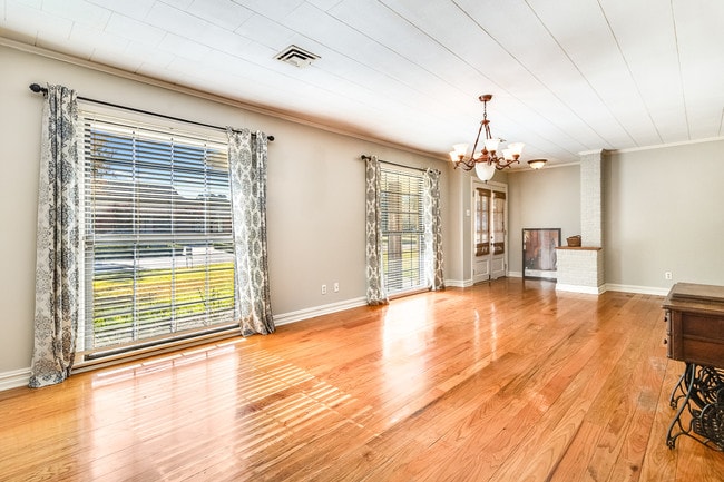 Photo - 102 Wilbert St