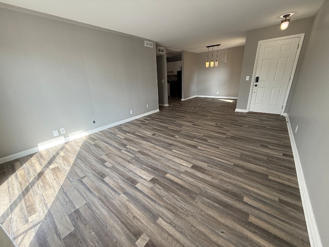 Photo - 555 N Dupont Ave Unit B27