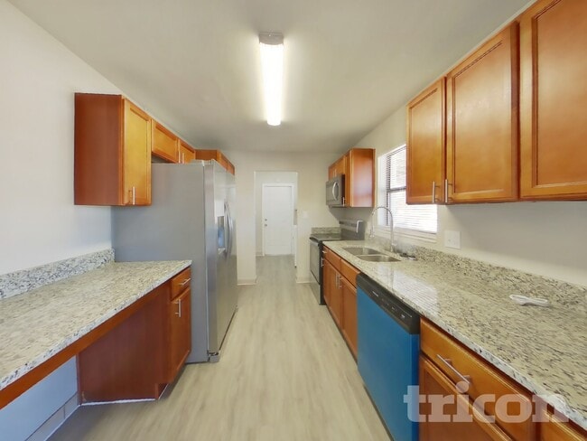 Photo - 1122 Ibsen Ave