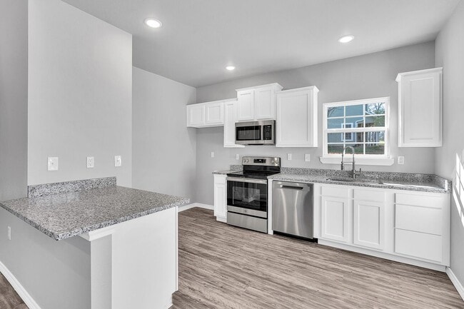 Photo - 213 Lomond St