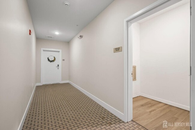 Photo - 723 Lorhan Dr