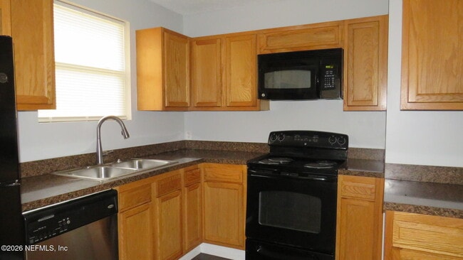 Photo - 1647 Dibble Cir E