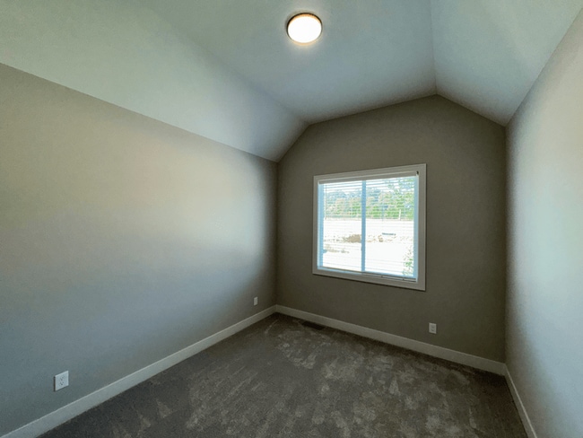 Photo - 1439 SW Winthrop Dr